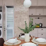 Unique Two Bedroom With Air Conditioning By Renters Prestige شقة *