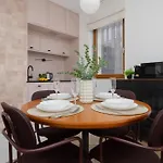 Unique Two Bedroom With Air Conditioning By Renters Prestige * 바르샤바