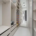 Unique Two Bedroom With Air Conditioning By Renters Prestige * وارسو