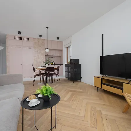 Unique Two Bedroom With Air Conditioning By Renters Prestige شقة