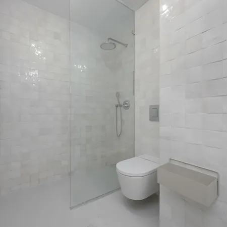 Unique Two Bedroom With Air Conditioning By Renters Prestige