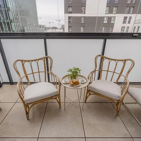 Unique Two Bedroom With Air Conditioning By Renters Prestige * 华沙