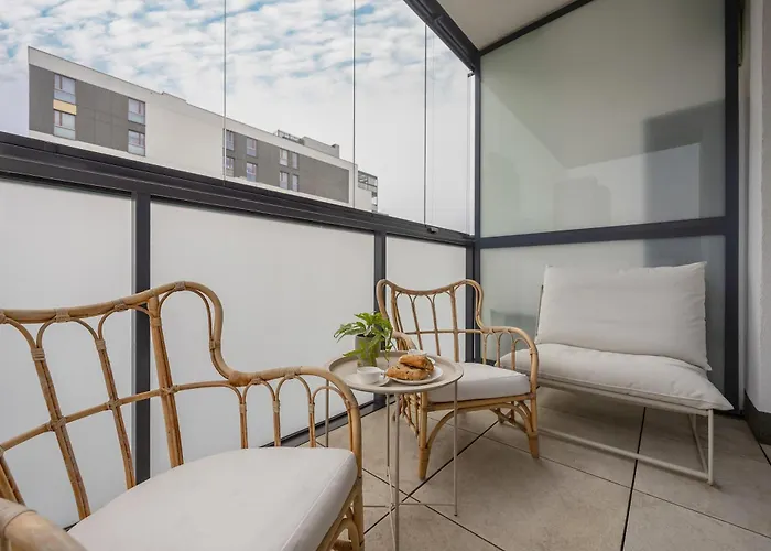 Unique Two Bedroom With Air Conditioning By Renters Prestige Lejlighed Warszawa