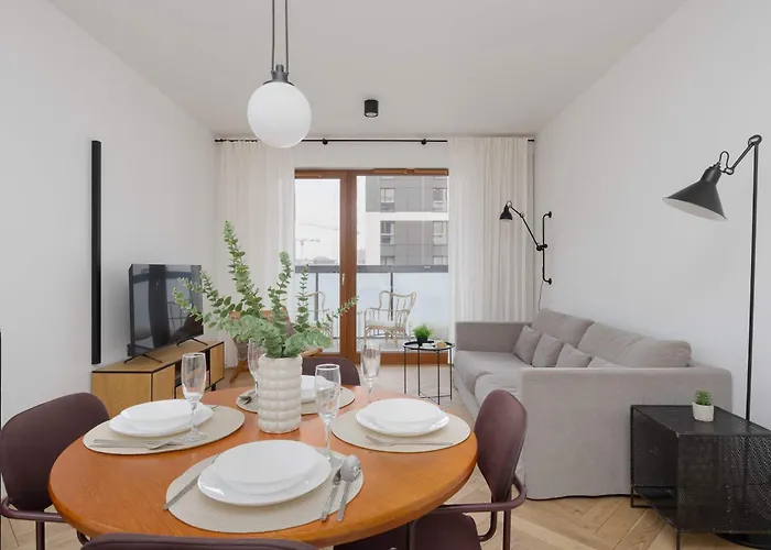 Unique Two Bedroom With Air Conditioning By Renters Prestige