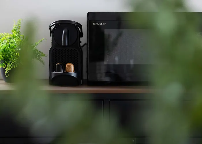 Unique Two Bedroom With Air Conditioning By Renters Prestige Lejlighed