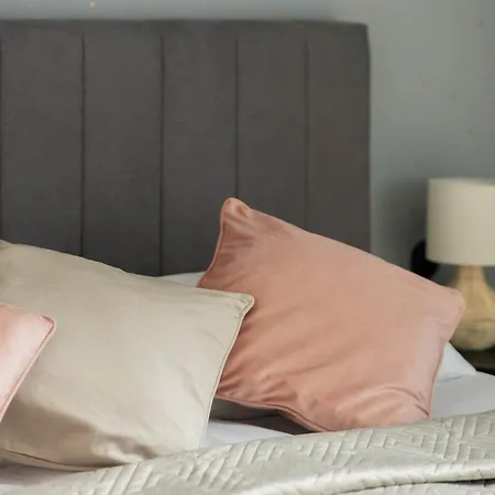 Unique Two Bedroom With Air Conditioning By Renters Prestige Apartmán